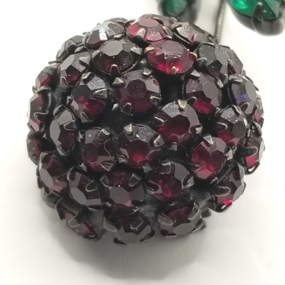 Warner Vintage Cherry Brooch Pin Japanned Rhinestone Black Back Fruit 3D Red - Picture 3 of 15